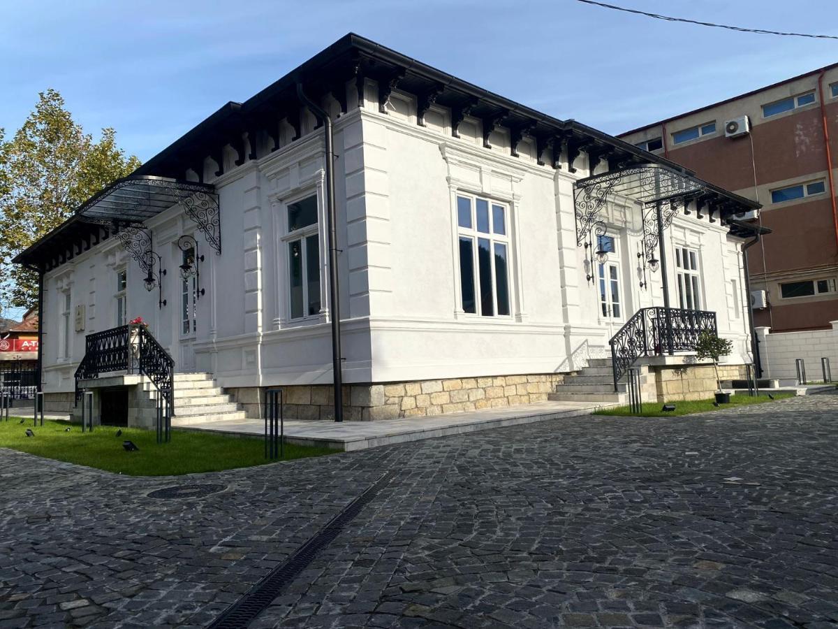 Augsburg Apart Piatra Neamţ Dış mekan fotoğraf
