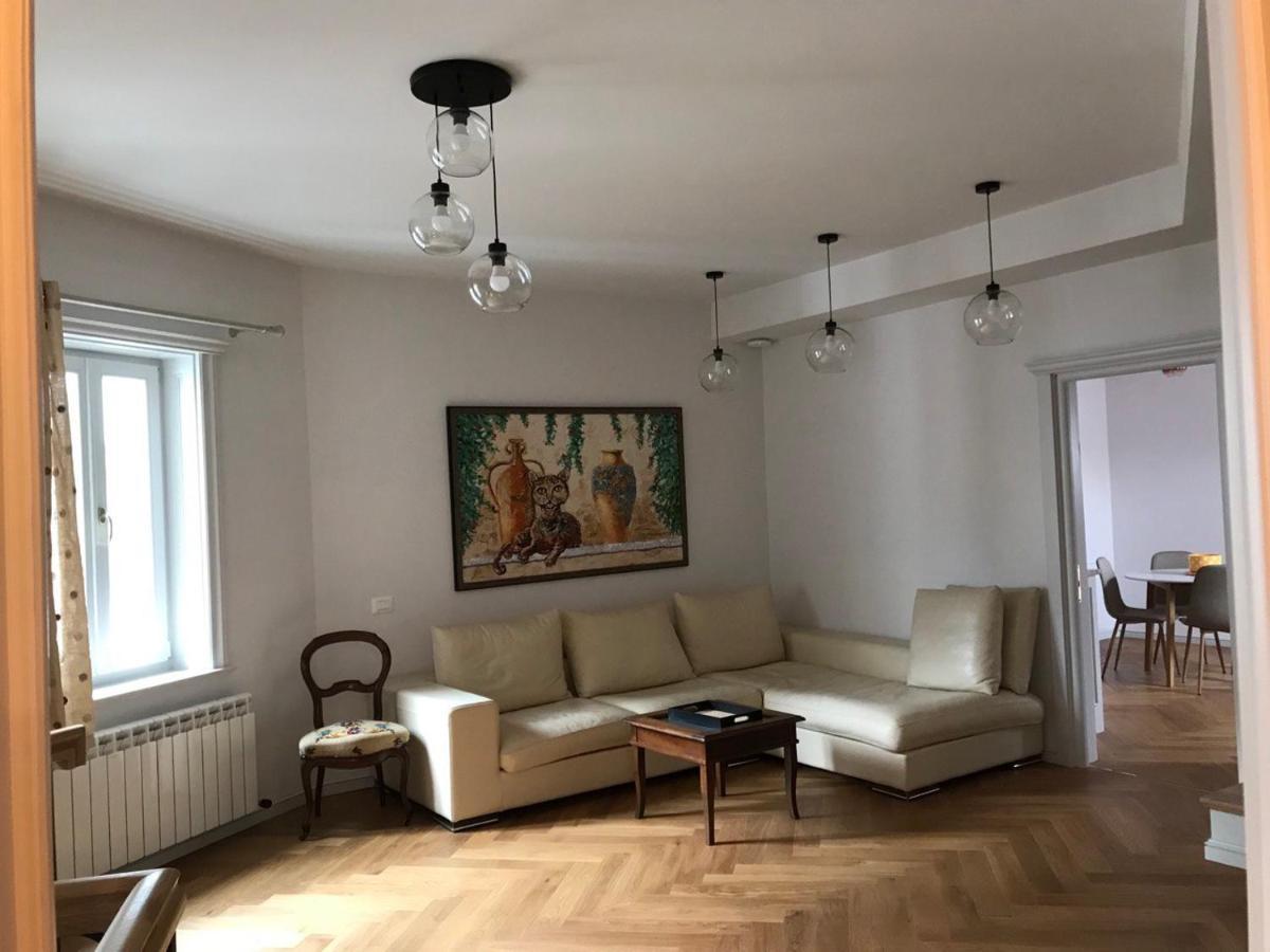 Augsburg Apart Piatra Neamţ Dış mekan fotoğraf