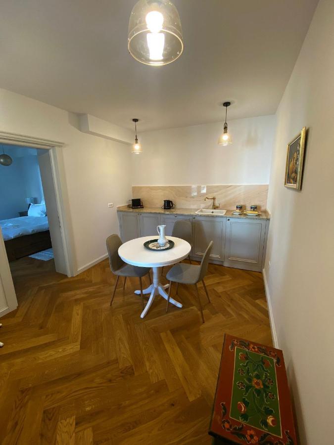Augsburg Apart Piatra Neamţ Dış mekan fotoğraf