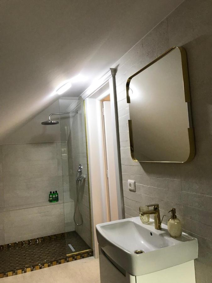 Augsburg Apart Piatra Neamţ Dış mekan fotoğraf