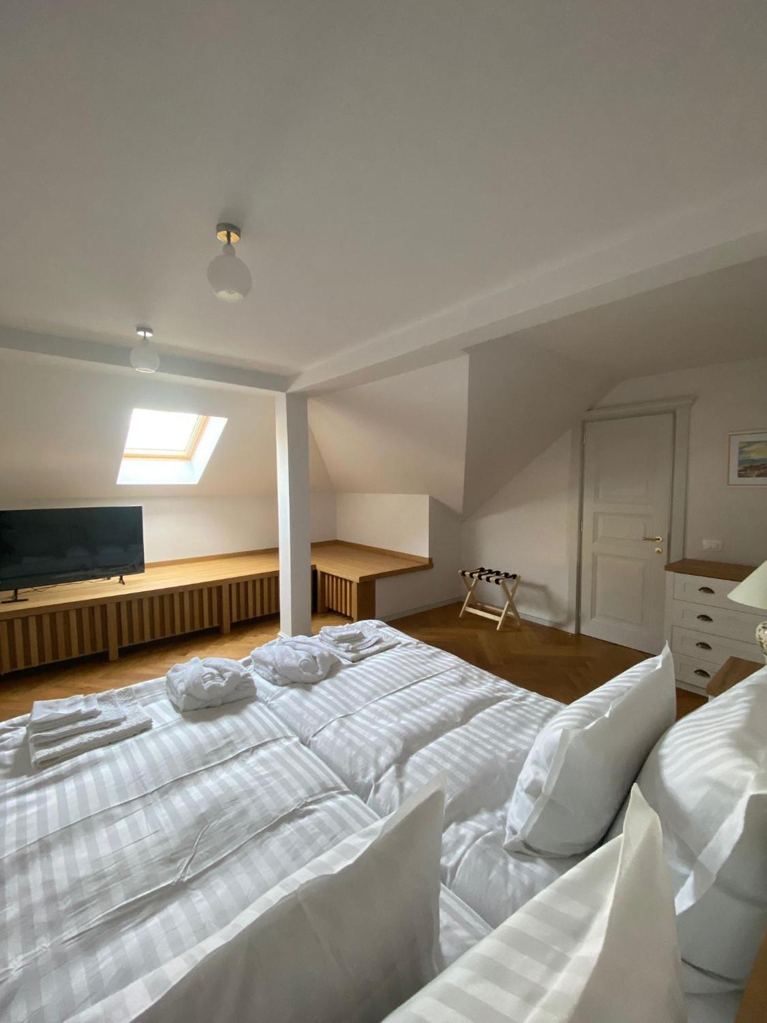 Augsburg Apart Piatra Neamţ Dış mekan fotoğraf